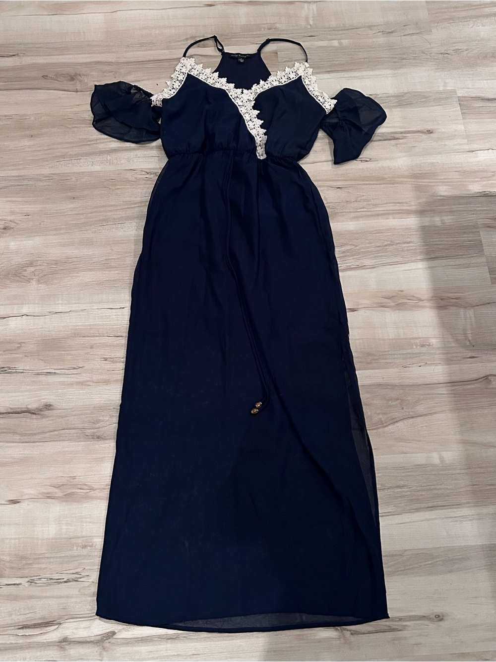 Size small Women’s Navy Cold-Shoulder Maxi Dress with White Lace Trim